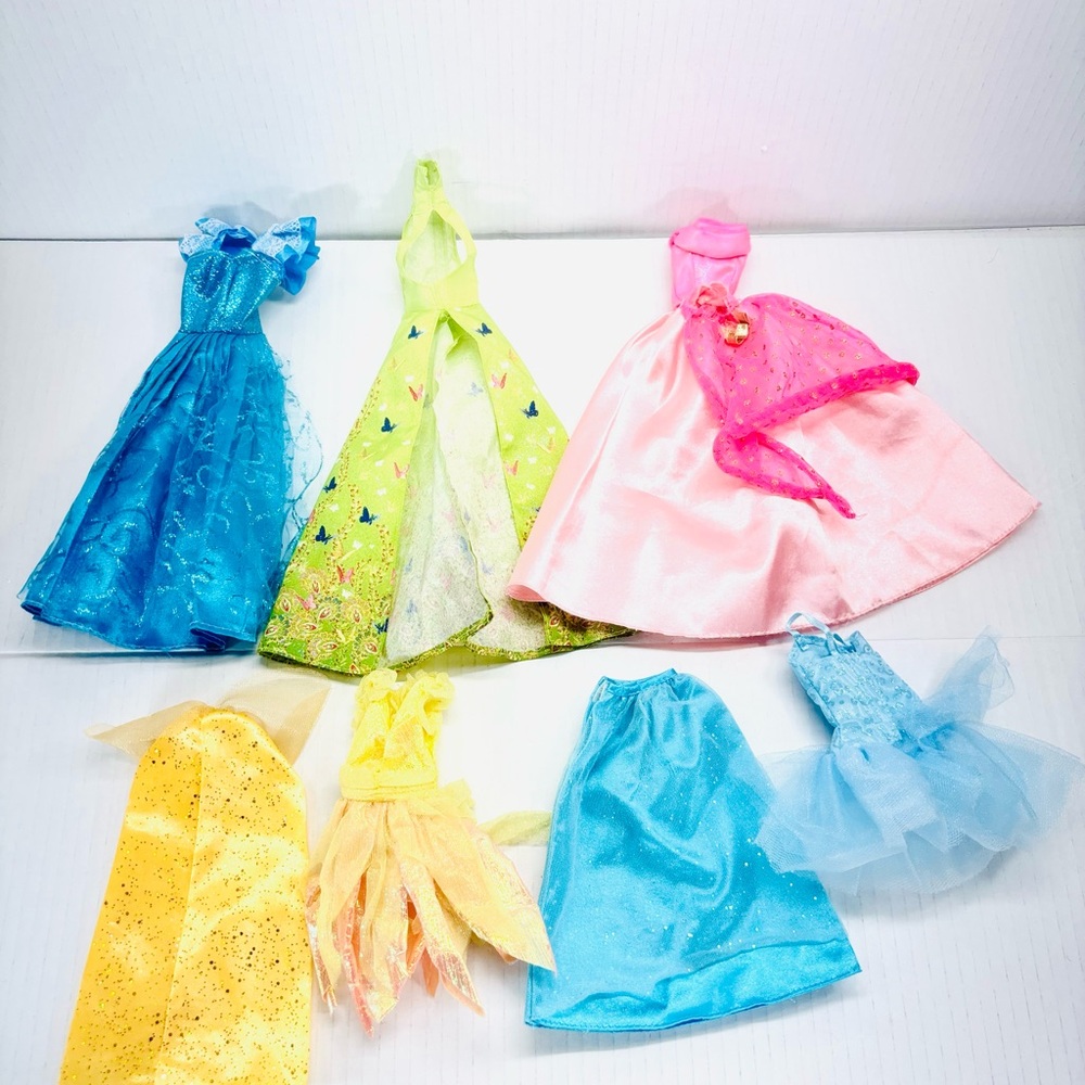 Large Mixed Vintage LOT of 90’s Barbie Dolls, Case, Clothes & Shoes 208 Pcs - Picture 7 of 16